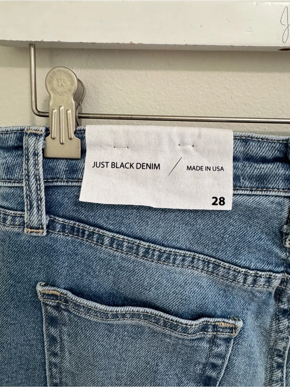Just Black NWT Slim Straight Jeans